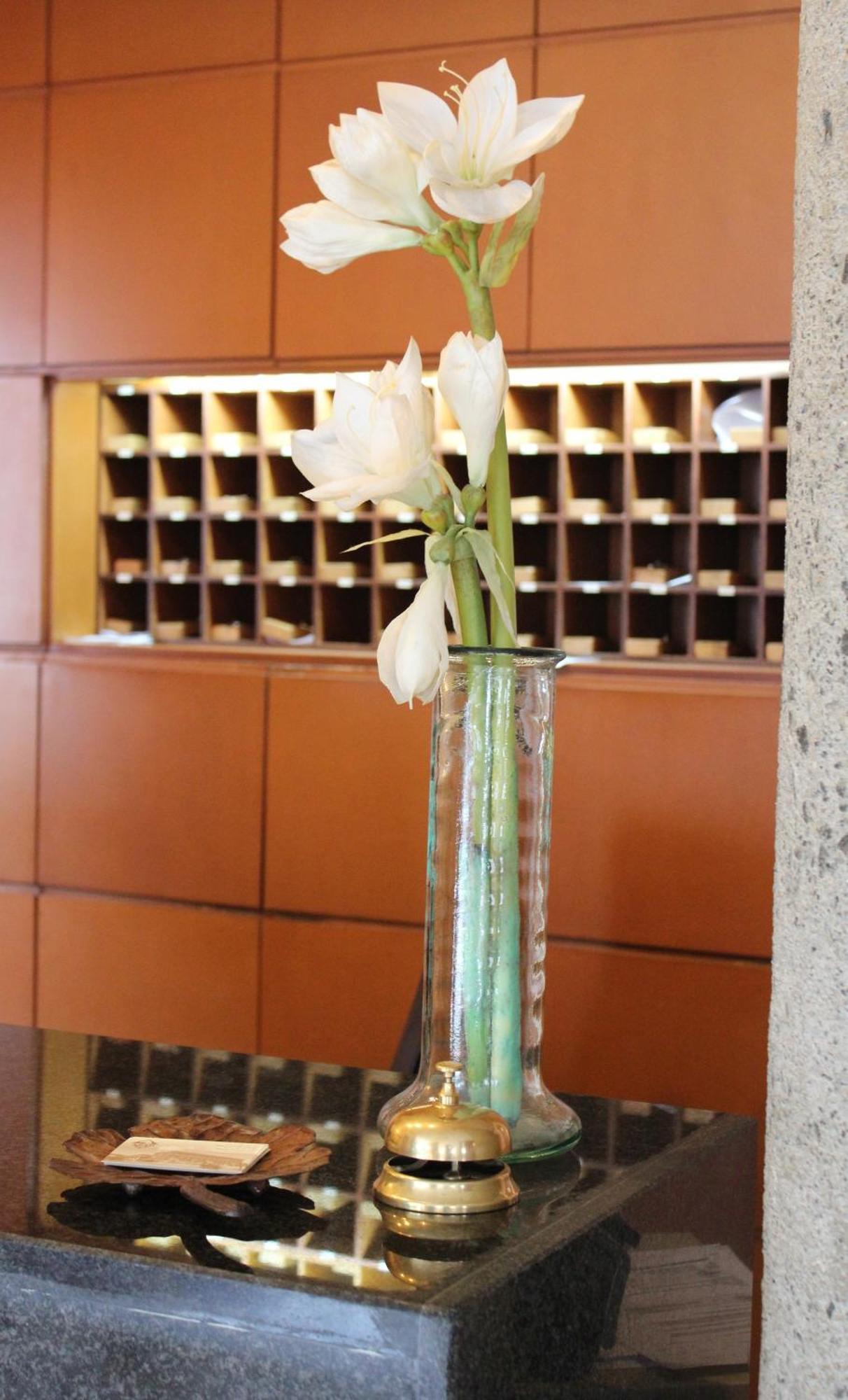 Hotel Azar プラセンシア エクステリア 写真
